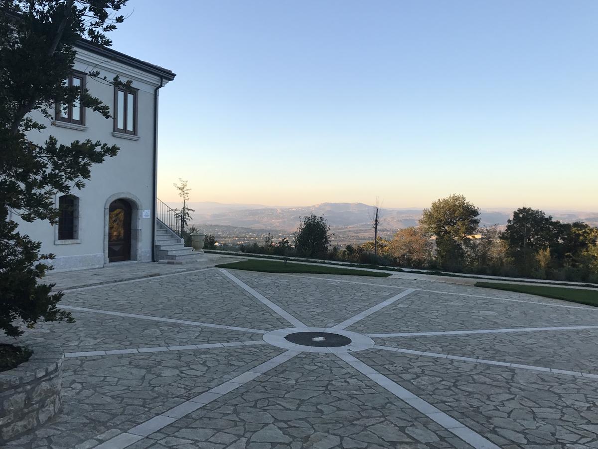 Il Mulino Della Signora Luxury Country House Frigento Luaran gambar